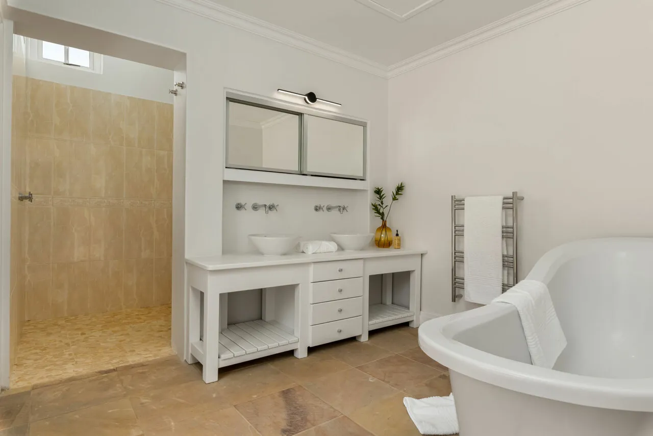 property_db500aea-74a2-49d2-b44b-597f231e16cc_0