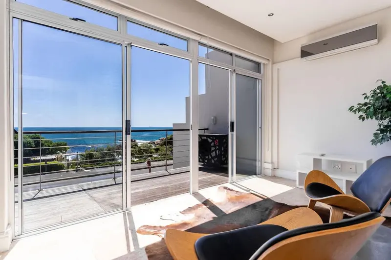 Sunset Cove Apartment in Camps Bay – photo 13