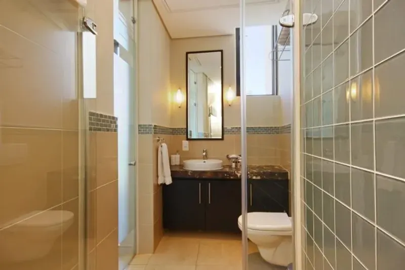 Juliette 6th Floor Apartment in V&A Waterfront – photo 18