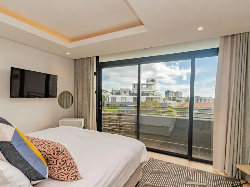 Green Point Penthouse in Three Anchor Bay – photo 3