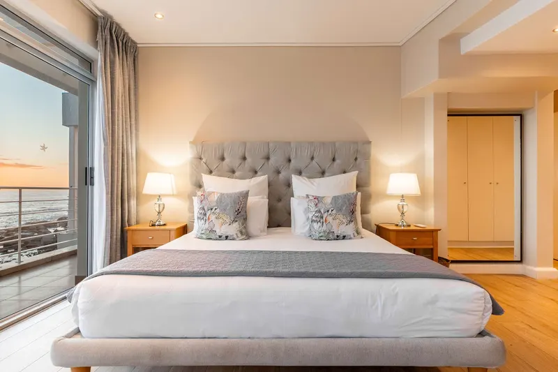 Sunset Azure Penthouse in Camps Bay – photo 18
