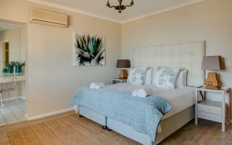 15 Woodford in Camps Bay – photo 33