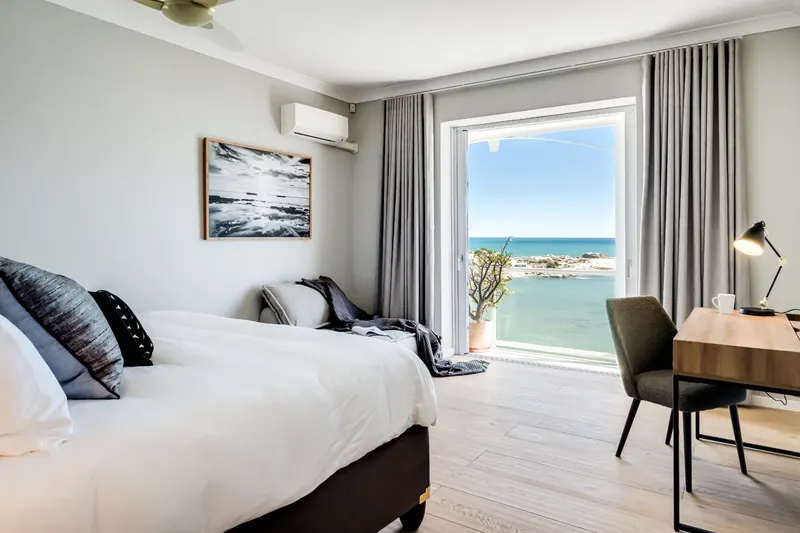 Ocean Penthouse Retr in Camps Bay – photo 12