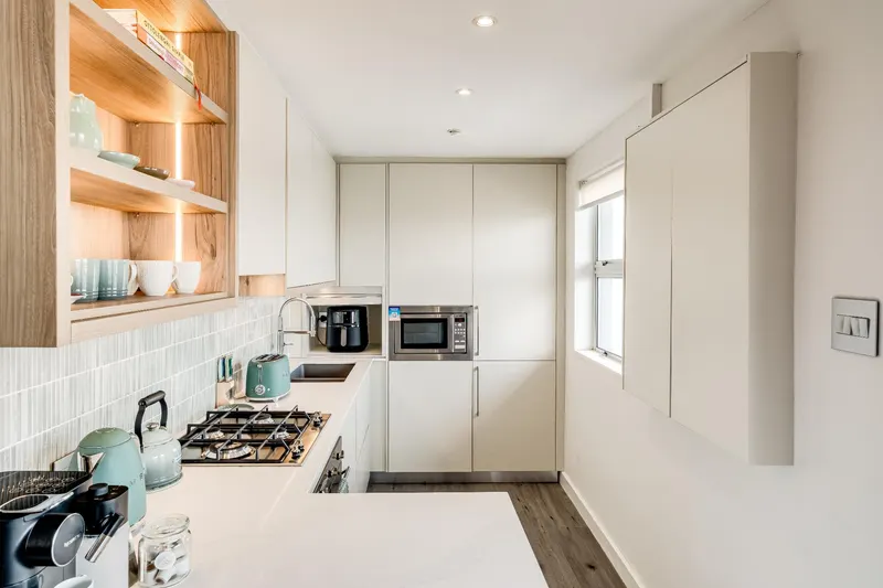 Skyshore Apartment in Mouille Point – photo 29