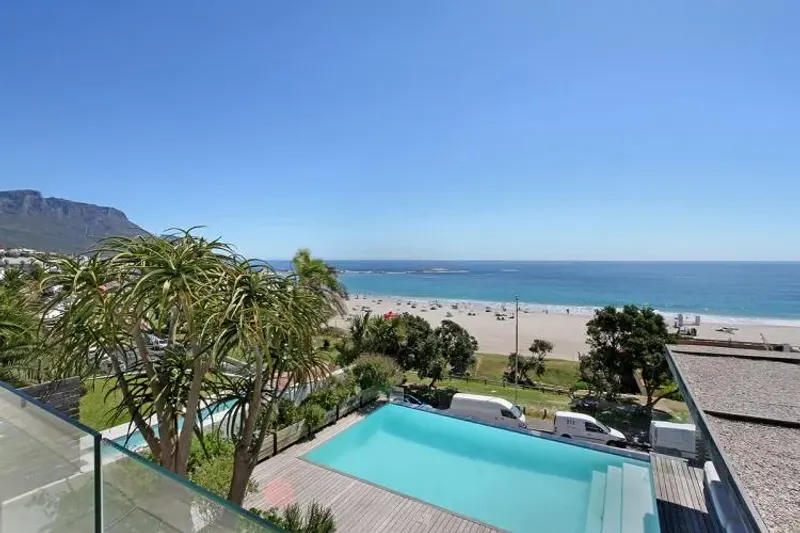 15 Views House in Camps Bay – photo 19