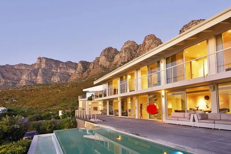 The Falcon in Camps Bay – photo 2