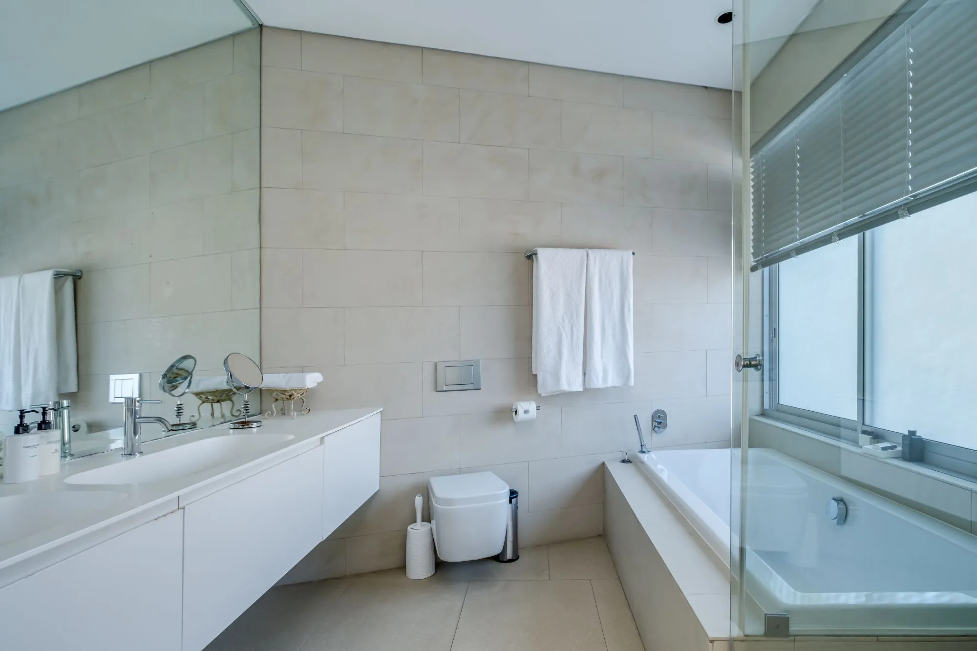 property_deaeb062-50a6-46fd-9524-9b559a48453e_26