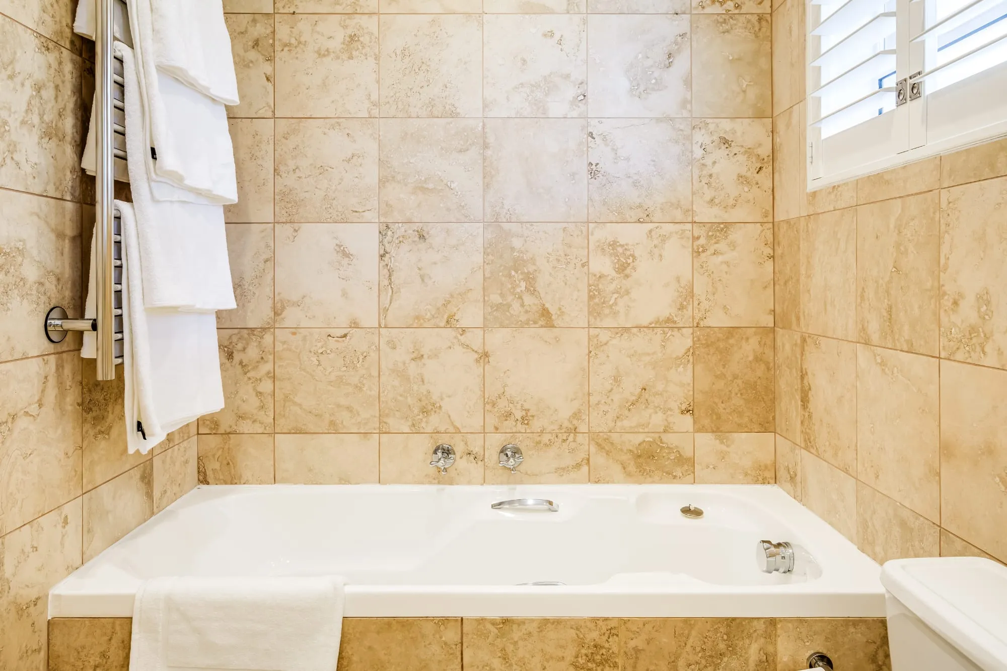 property_deb0124c-93cc-4e14-88b4-113ed6bc5e65_6