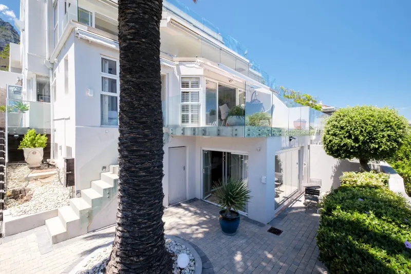 Beach Steps in Camps Bay – photo 29