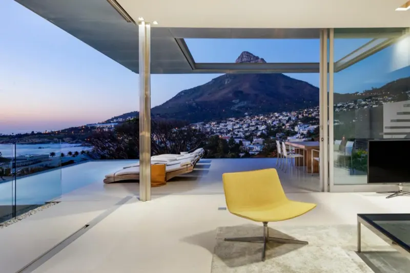 The Crescent in Camps Bay – photo 14