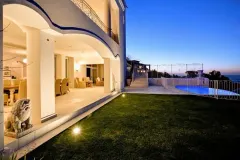 Villa Eight in Bantry Bay – photo 1 thumbnail