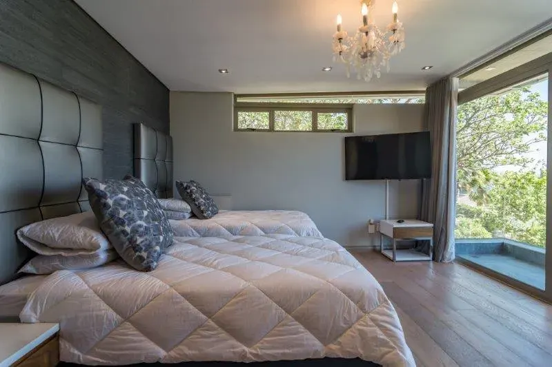 Villa Pascal in Camps Bay – photo 33