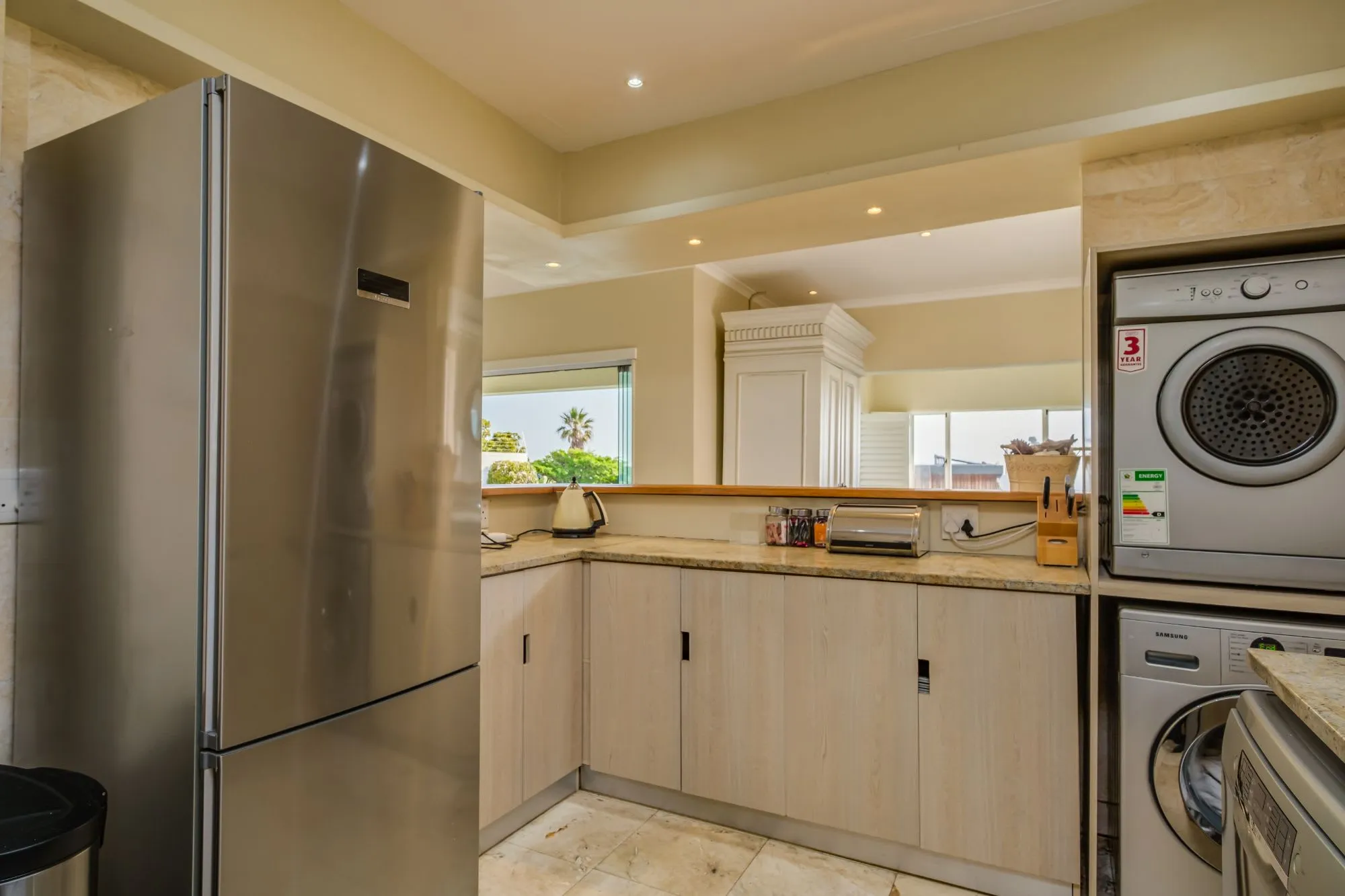 property_e0348569-27b4-4d0f-9f98-7d958900ad70_20