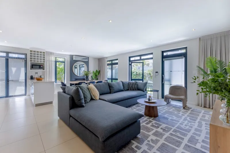 Sea Point Select in Sea Point – photo 23