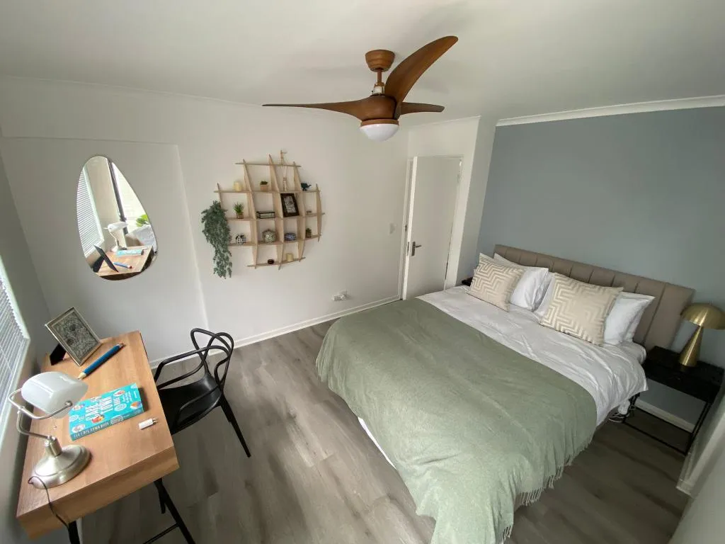 property_e0b3195a-45fc-48ae-998f-1b1c8a48b23c_9
