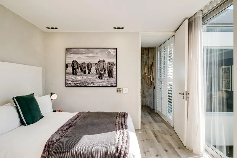 Atlantic Reflection in Camps Bay – photo 32