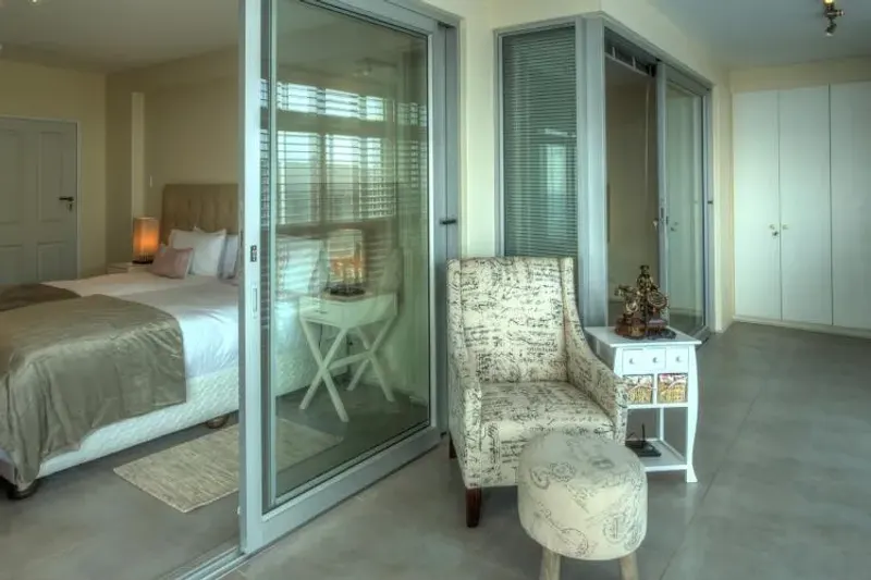 Mouille Point Sea Views Apartment in Mouille Point – photo 6