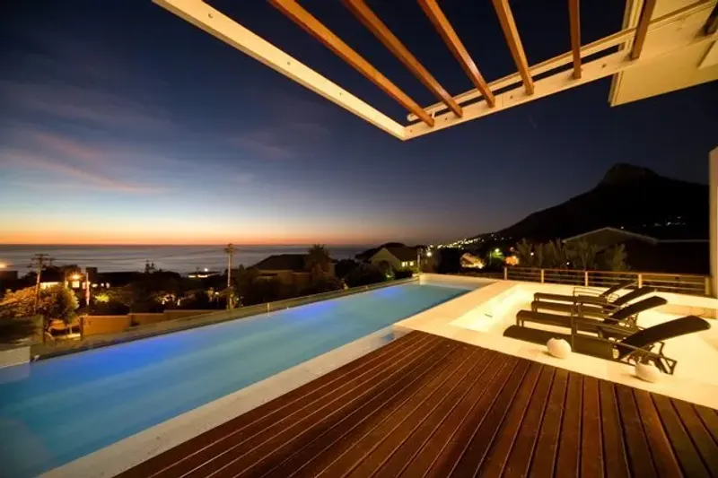 Meridian Villa in Camps Bay – photo 1