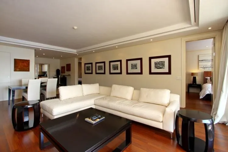 property_e146cb7c-8a48-4400-80b1-38b075d80d7a_5
