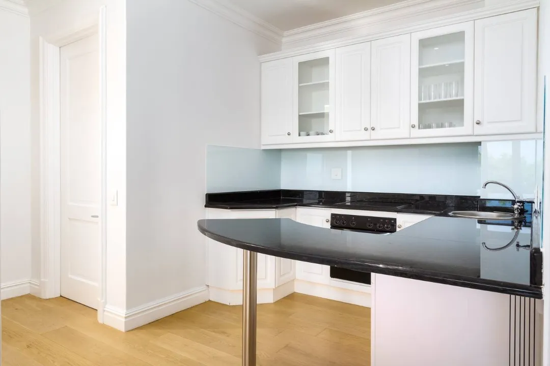 property_e14f165a-2df3-4bad-b6ce-dbb88082cf9d_6