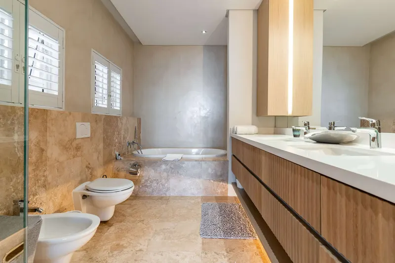 Bakoven Sunsets Luxury Apartment in Camps Bay – photo 38