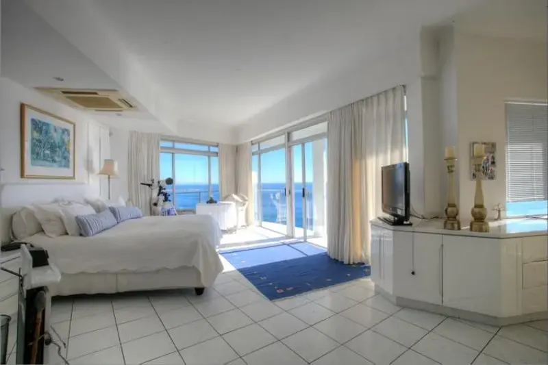 Sandy Bay Beach House in Llandudno – photo 3
