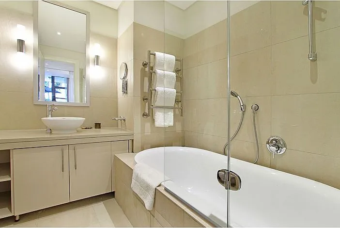 property_e23139bc-2445-462f-8399-77fdd7c33486_7
