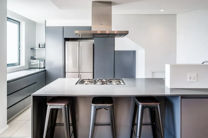 Penthouse on S in Three Anchor Bay – photo 20