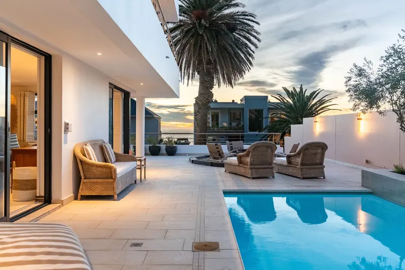 Cape House in Camps Bay – photo 55