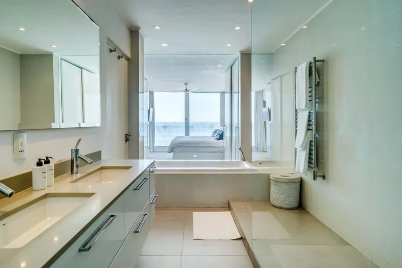 Ocean Breeze in Clifton – photo 8