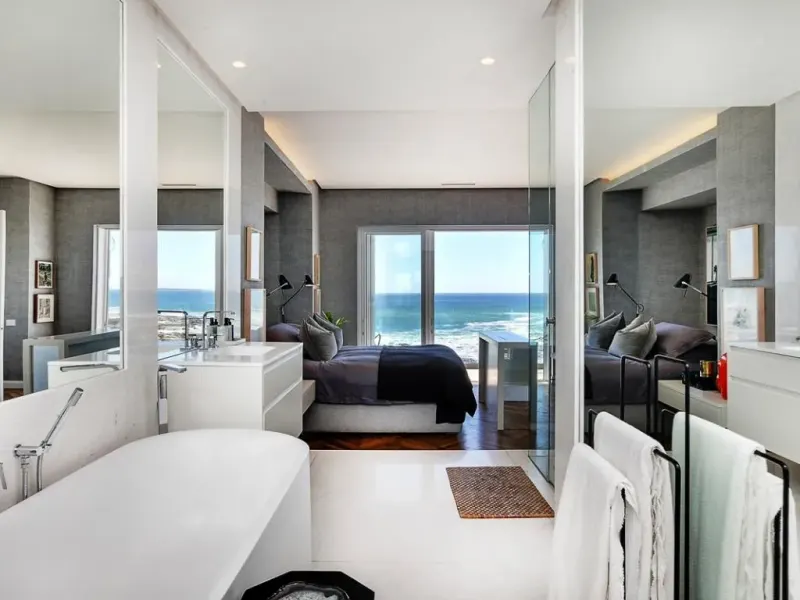 Bantry Bay Conway Court in Bantry Bay – photo 2