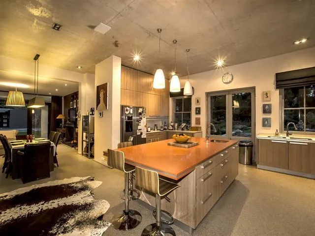 property_e3eaf9d2-ca5f-4caf-8b8a-714a91d364dd_4