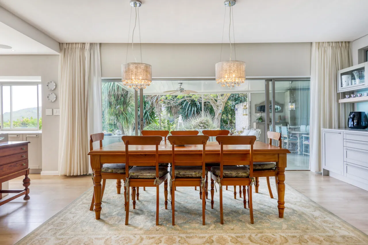 property_e48898fe-374b-4b47-9ac0-ce11450fd5cb_0