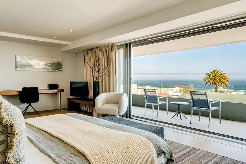 Blue Ocean Penthouse in Camps Bay – photo 11