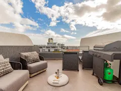 Green Point Penthouse in Three Anchor Bay – photo 7 thumbnail