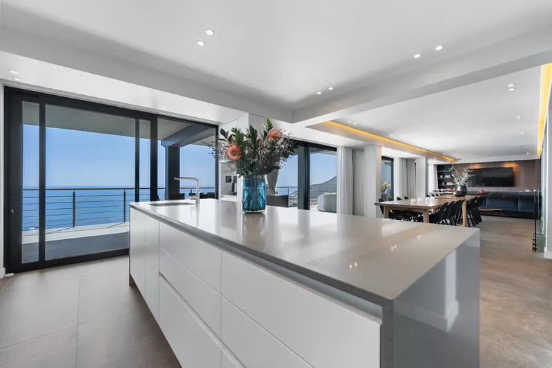 Villa Silva in Camps Bay – photo 17