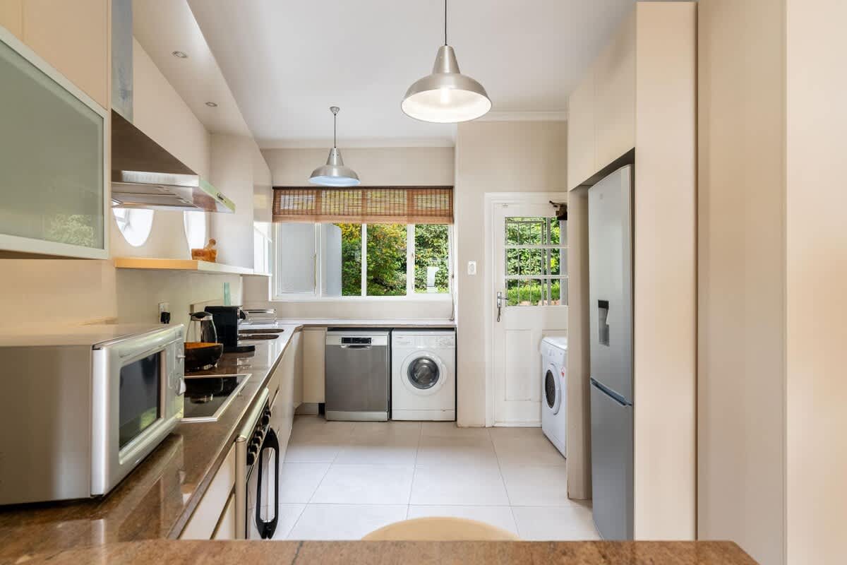 property_e5849027-25c7-4572-a4fb-135853e0234f_11