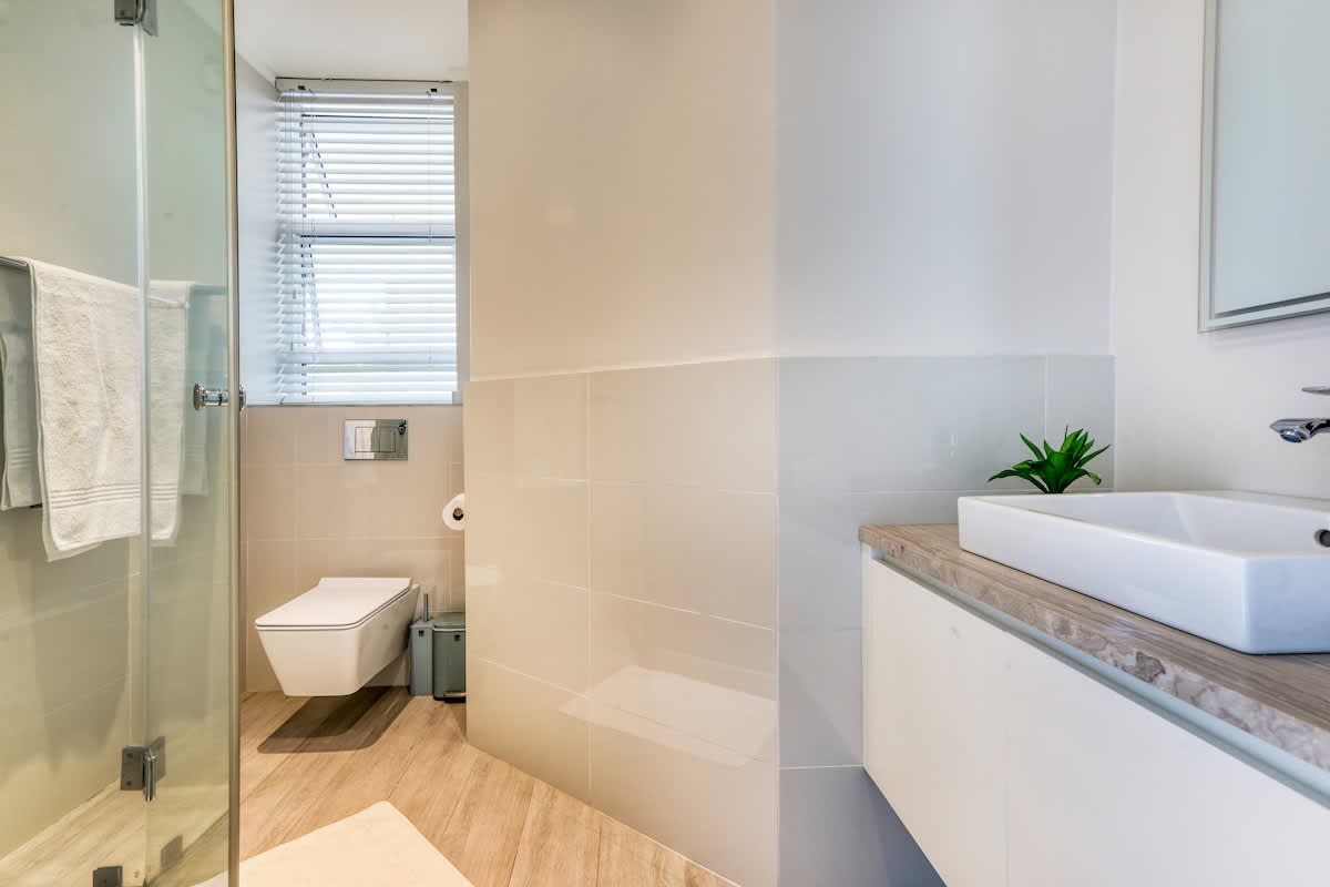 property_e584cedf-6e94-42c5-9d66-f8f623d2a82d_21