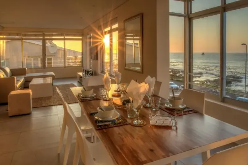 Mouille Point Sea Views Apartment