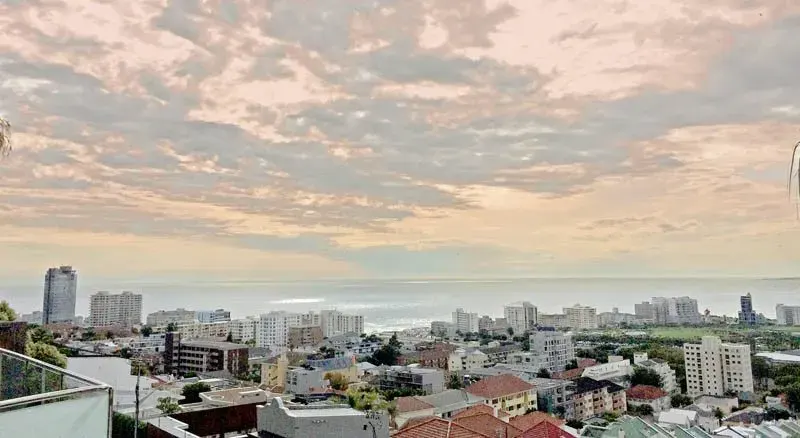 Atlantic Bay Villa in Green Point – photo 18