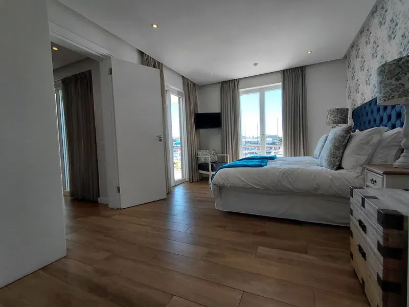 Parama 102 in V&A Waterfront – photo 16