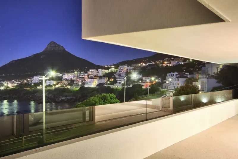 Victoria Rd Luxury Apartment 202 in Bakoven – photo 4