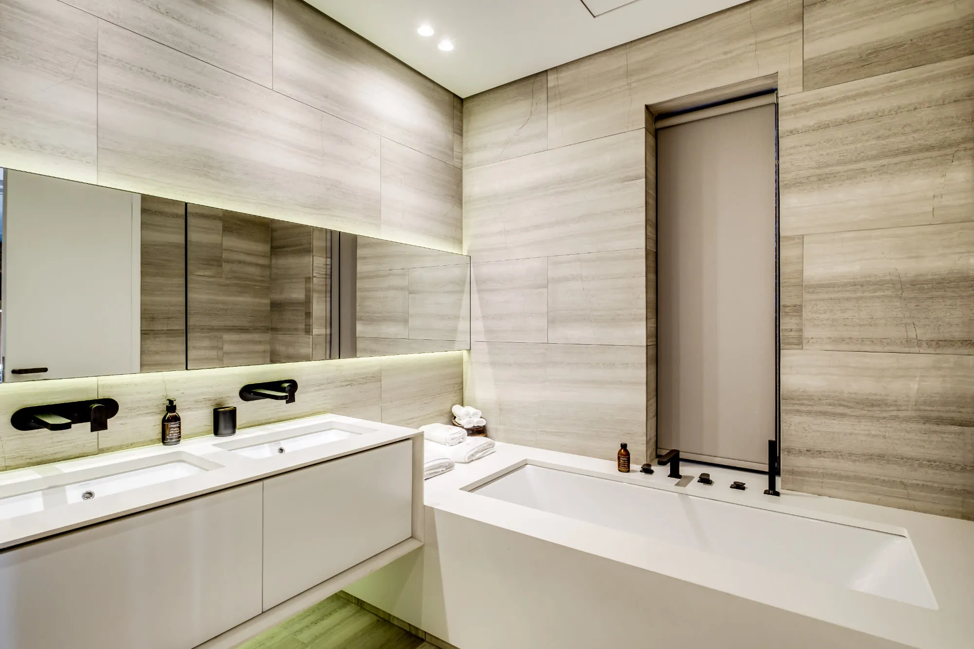 property_e68586af-5e9b-452c-90d3-d45ab0c88eeb_25