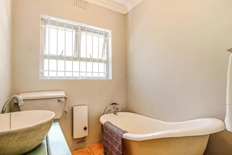 Dale Court Apartment in De Waterkant – photo 13