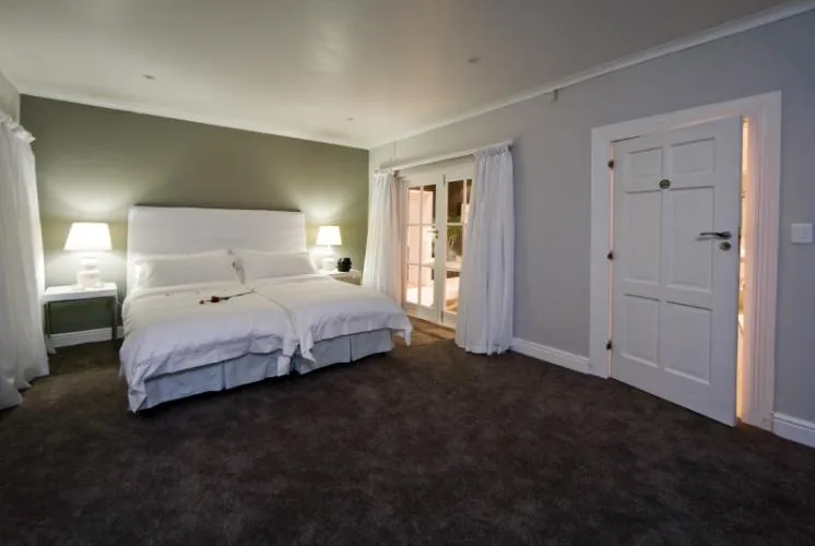 property_e7b3fb08-9397-4f95-b0e7-d98c4e2f88e8_3