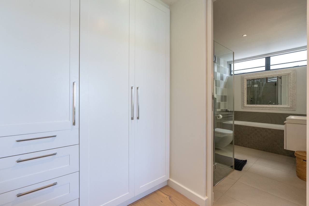 property_e8ef29e7-a8aa-4c64-81c6-47a699ca5094_4