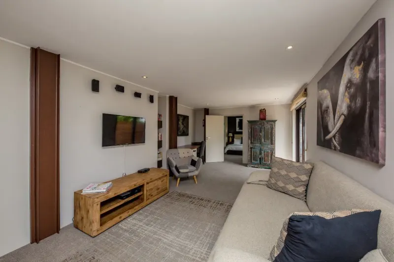 17 Geneva Lower in Camps Bay – photo 10
