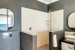 Ocean Penthouse Retr in Camps Bay – photo 18 thumbnail