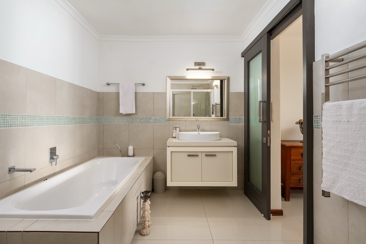 property_e98f9520-826c-45ef-8b97-c6e0b9a1eb52_46