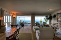Moses Beach Apartment in Clifton – photo 9 thumbnail
